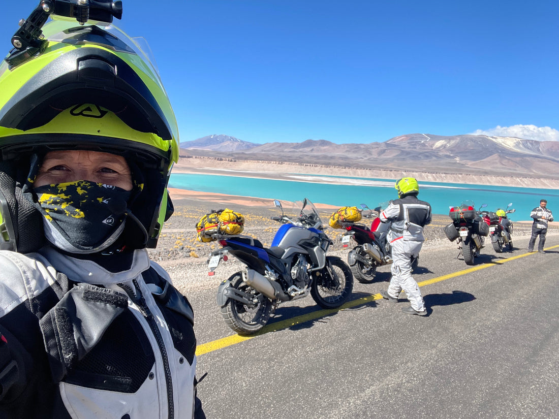 Explorando lugares turísticos en moto