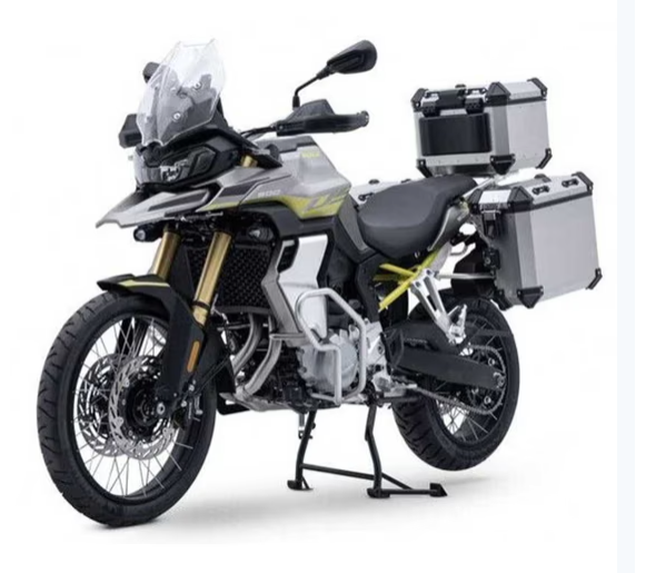 Voge 900